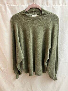 Dreamers by Debut Women’s M/L Olive Green Mock Neck Oversized Sweater